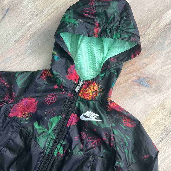 NIKE Windrunner - Picture 2 of 5